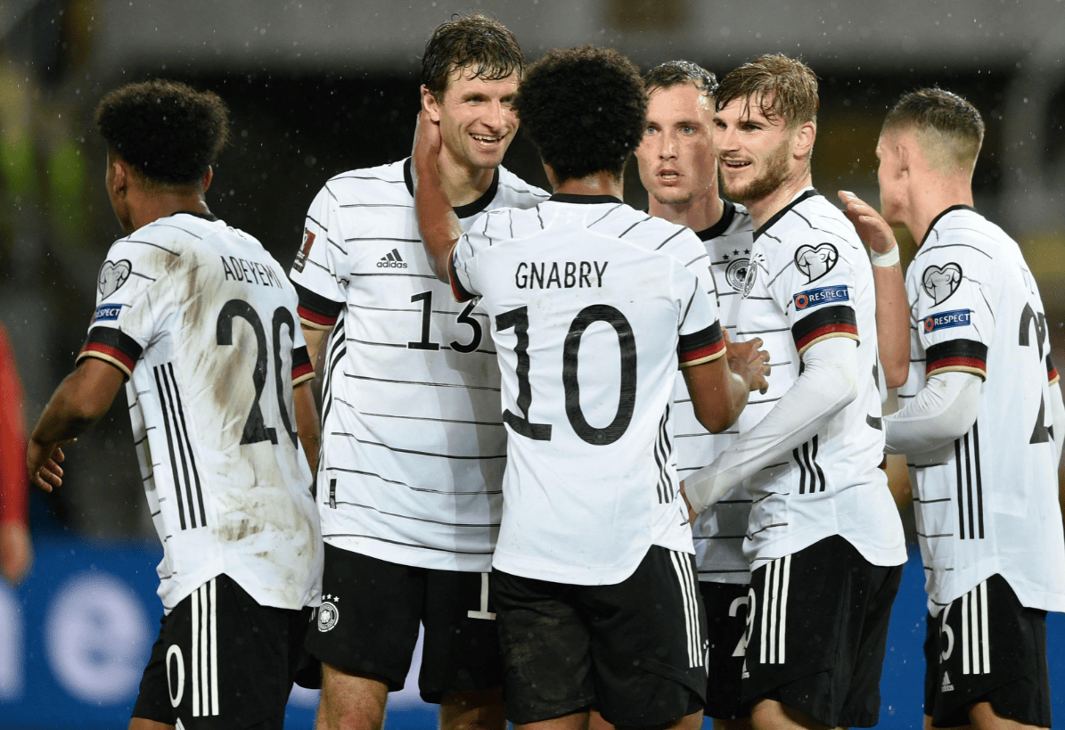 荷兰战胜强敌，欧洲杯比赛中奋勇前进(荷兰战胜强敌,欧洲杯比赛中奋勇前进的是谁)